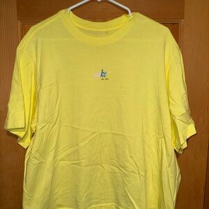 Nike Yellow Women's Short Sleeve Tee